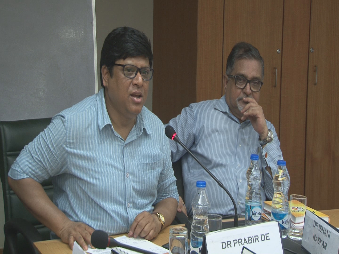 DR DE & GEN ROYE- ACT EAST THROUGH KOLKATA