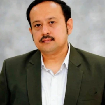 Portrait photograph of Dr Soumen Sarkar.